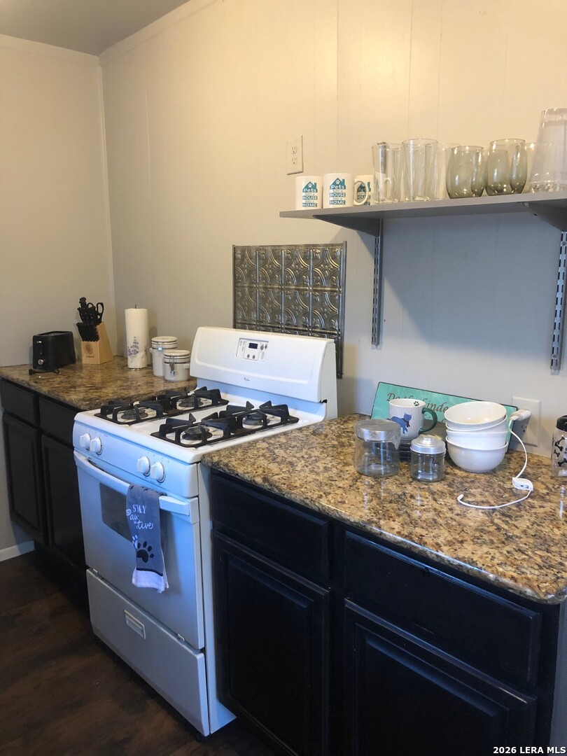 1023 W French Pl