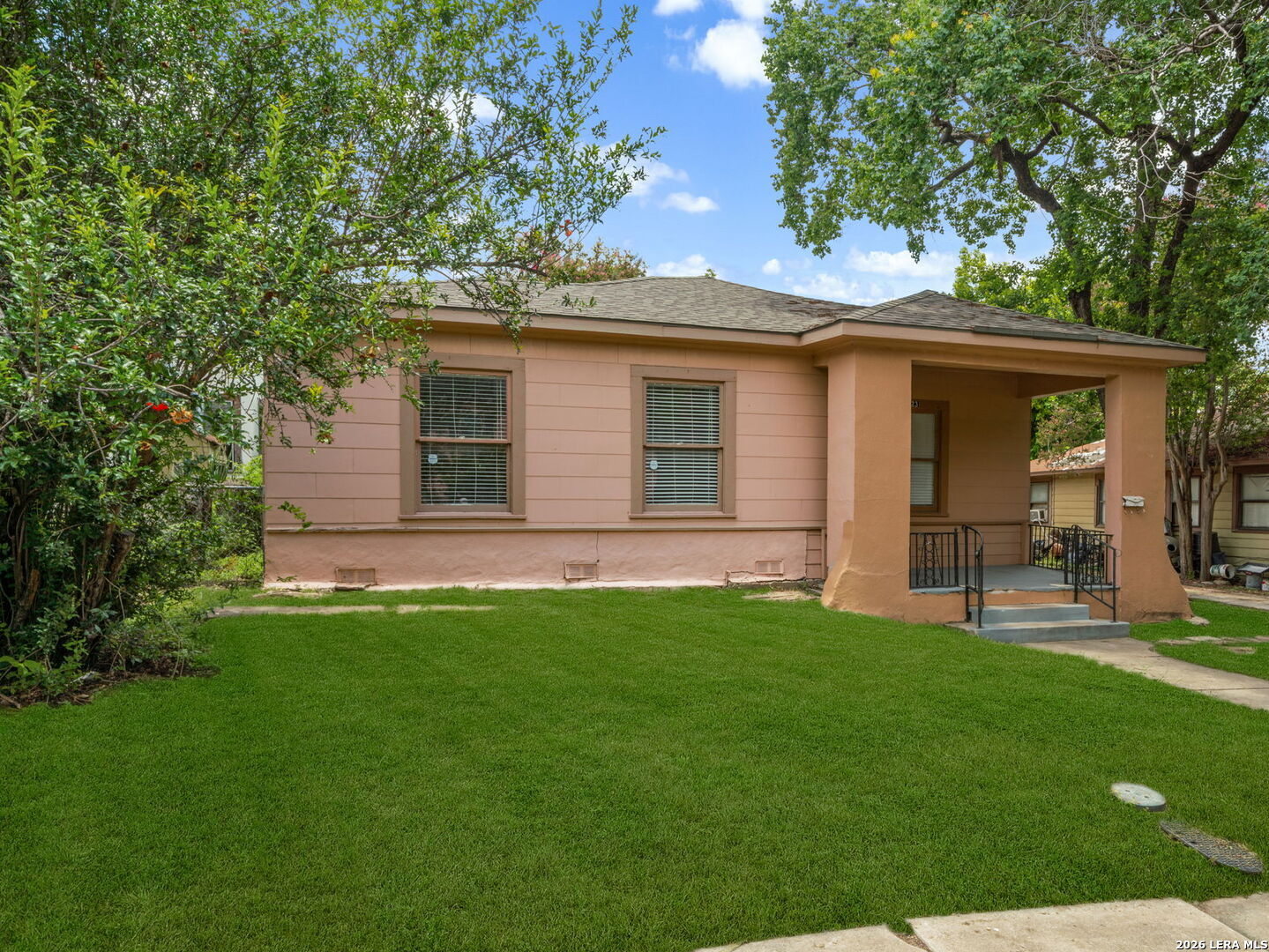 1023 W French Pl