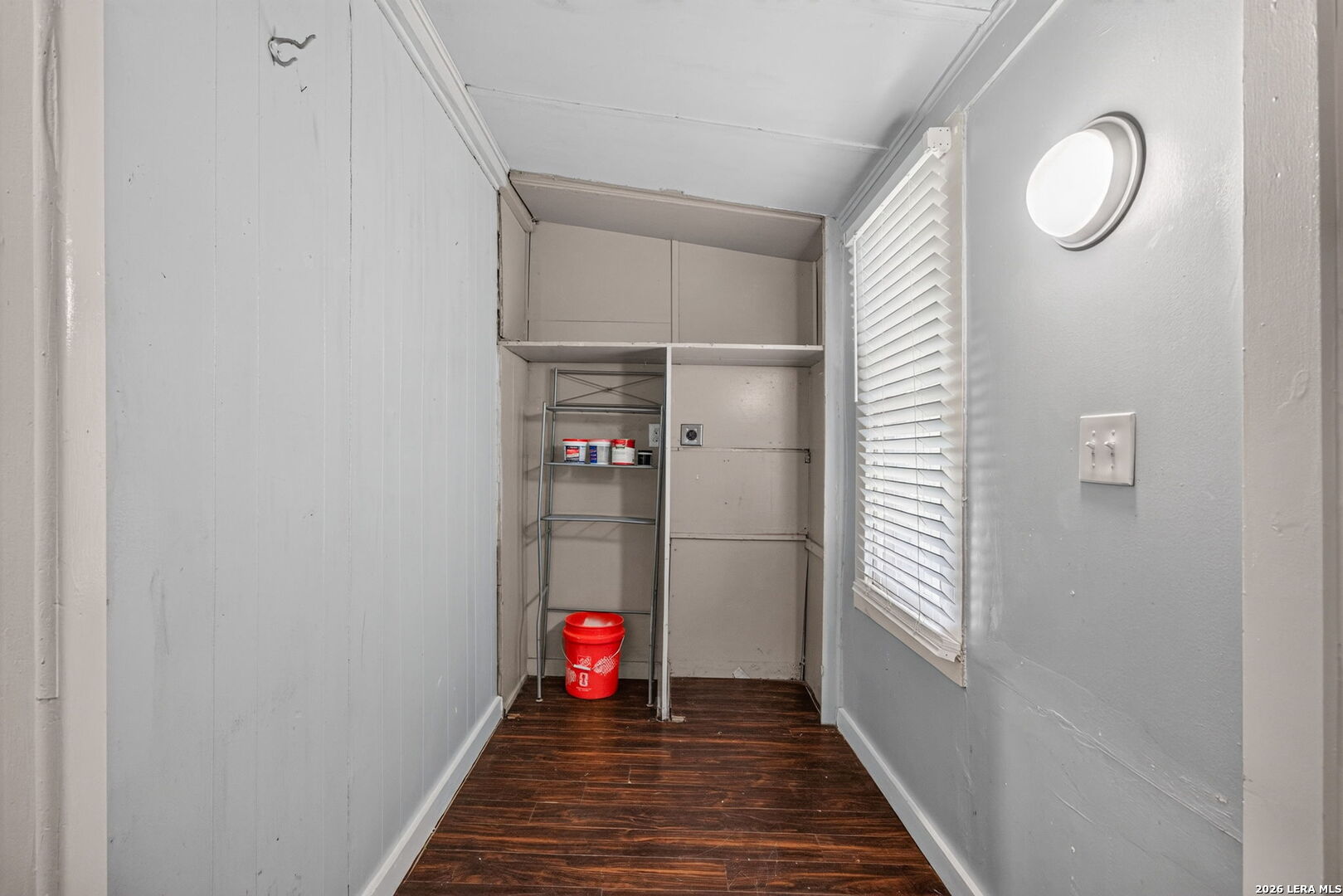 1023 W French Pl