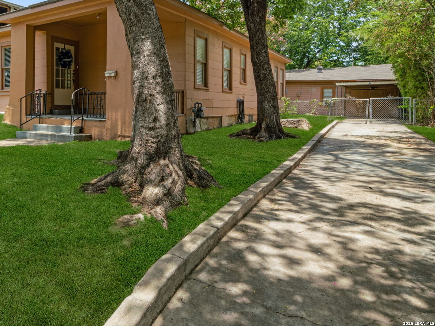 1023 W French Pl