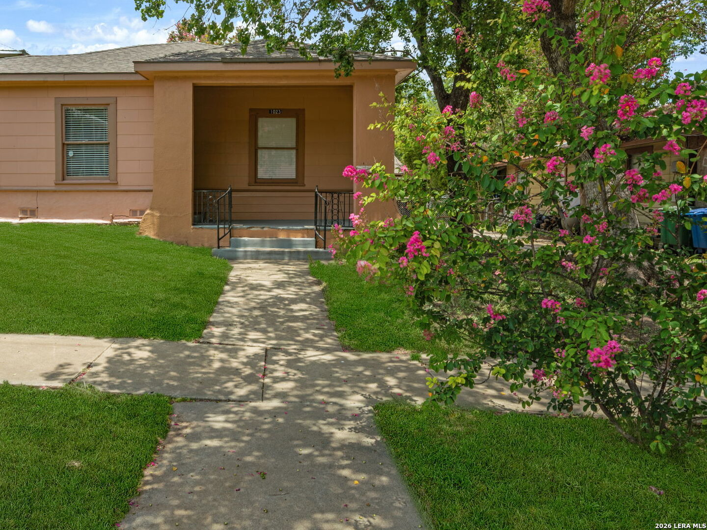 1023 W French Pl