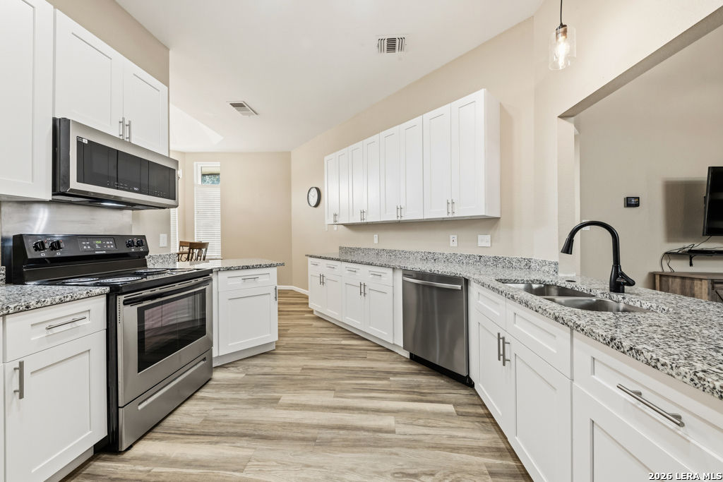 10302 Rustic Village