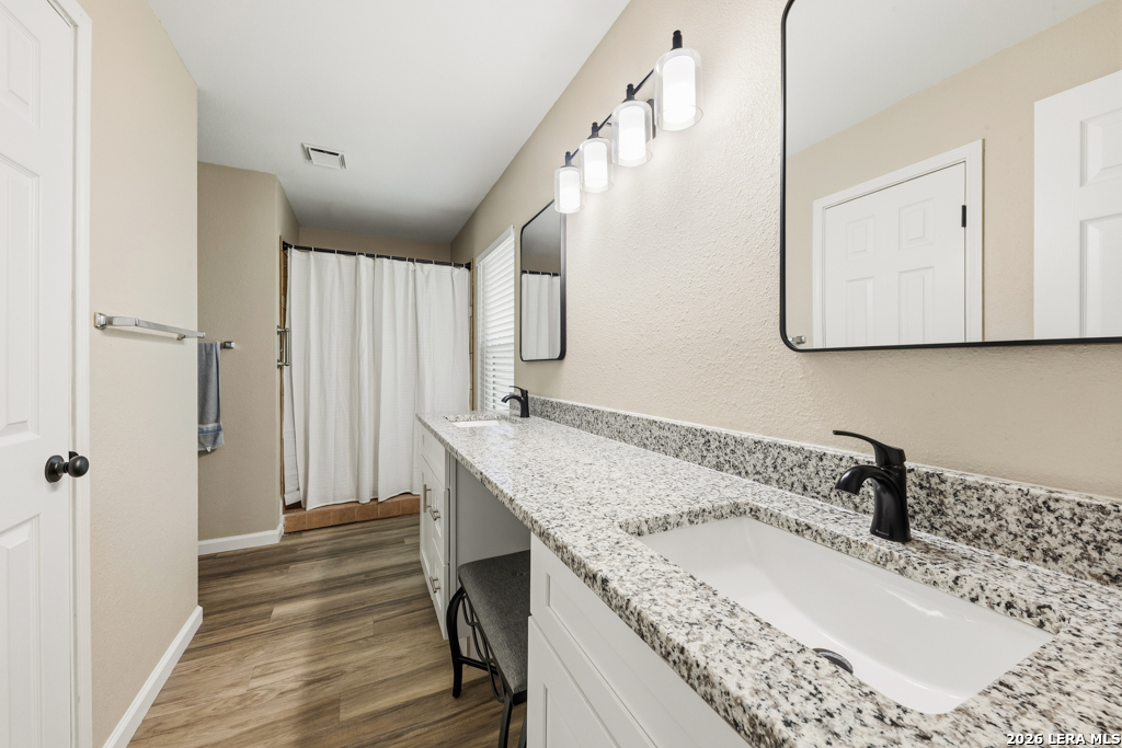 10302 Rustic Village