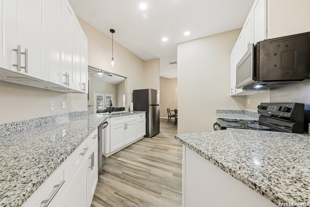 10302 Rustic Village