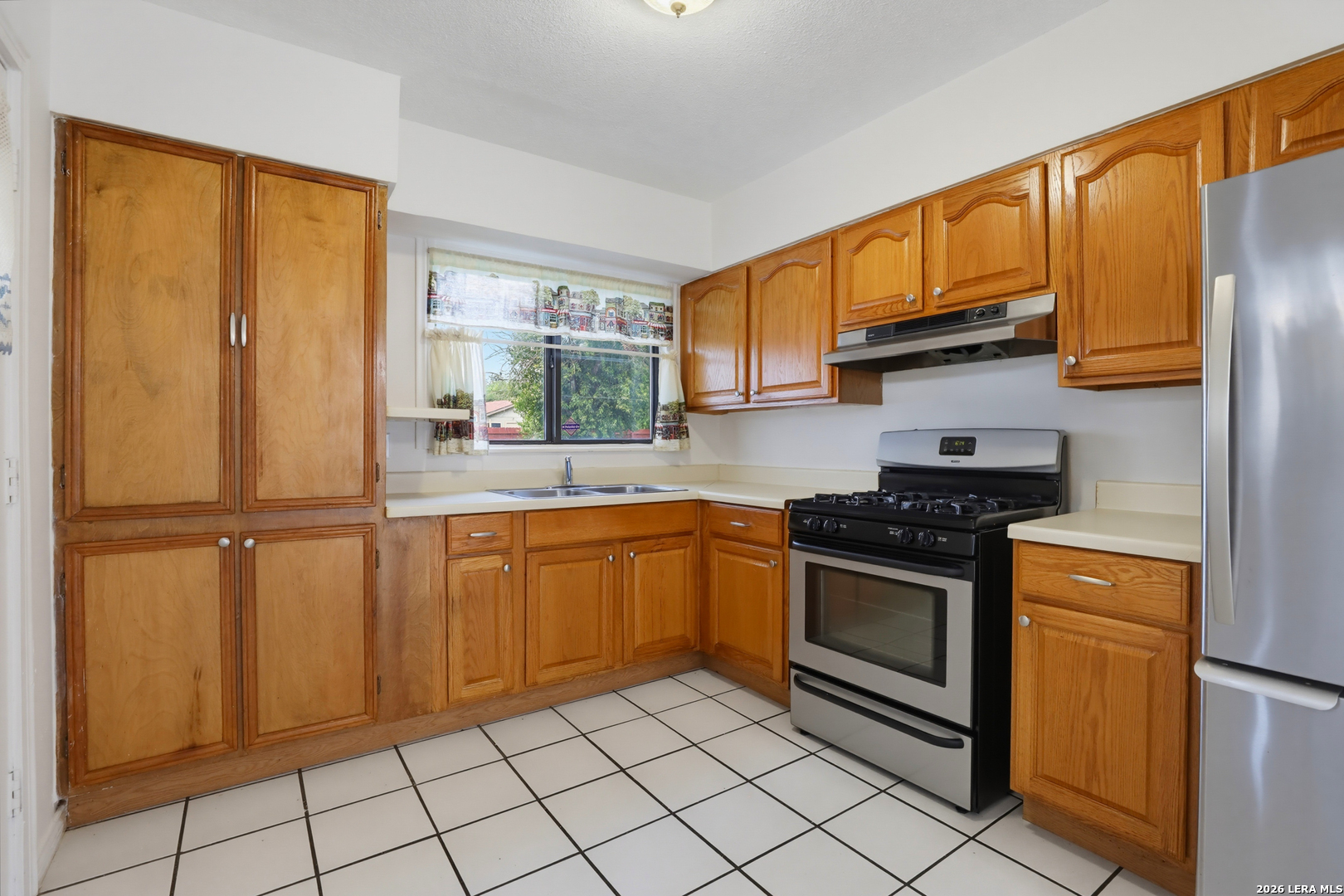 271 WAYSIDE DR