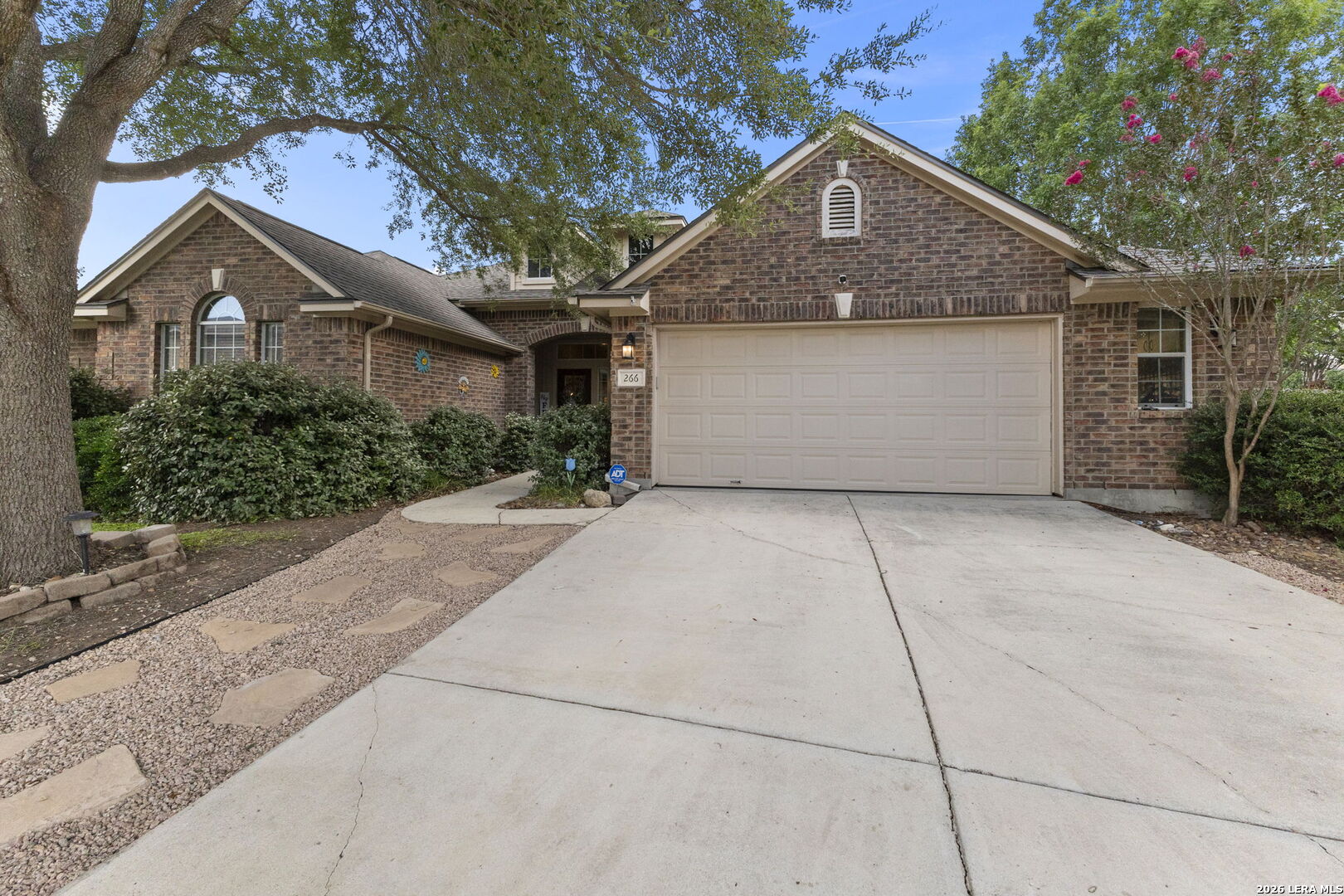 266 MAIDSTONE CV