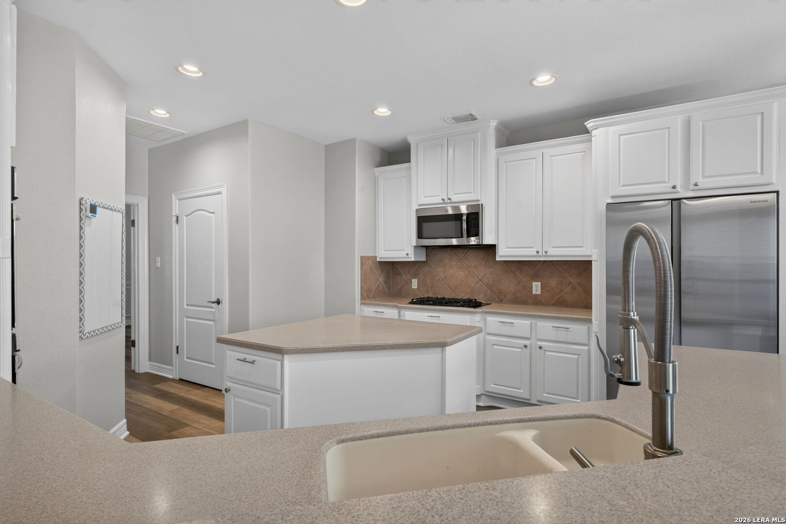 419 HIGHLAND HL