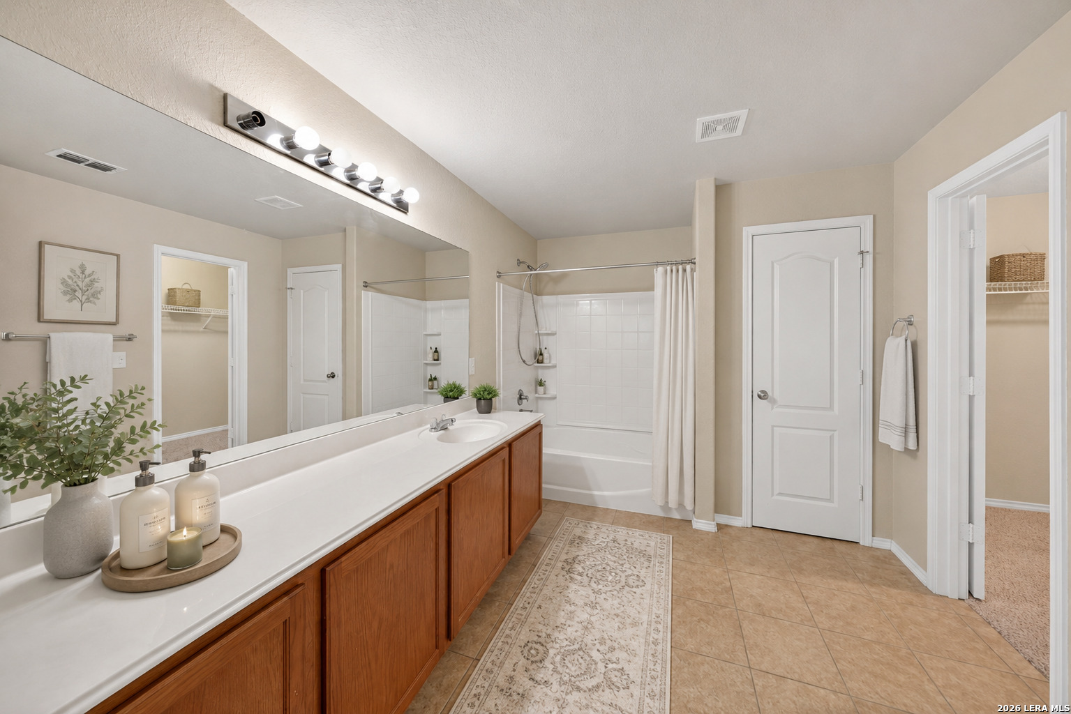 5706 Sendero