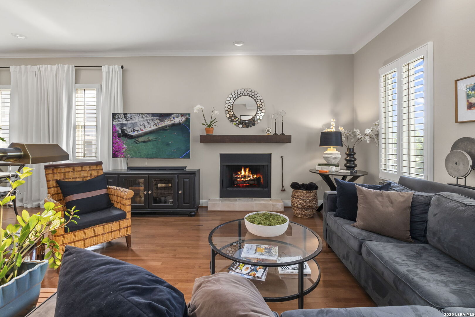 215 E MULBERRY AVE