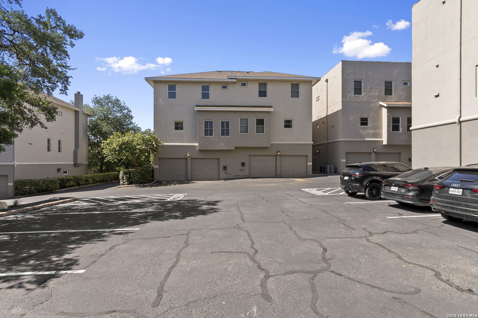 215 E MULBERRY AVE