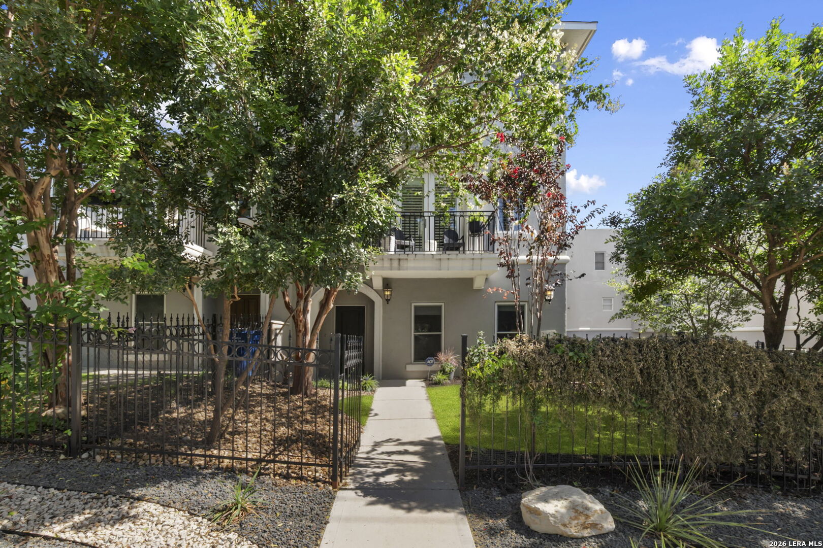 215 E MULBERRY AVE