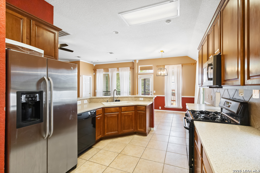 3527 MENDOCINO PARK