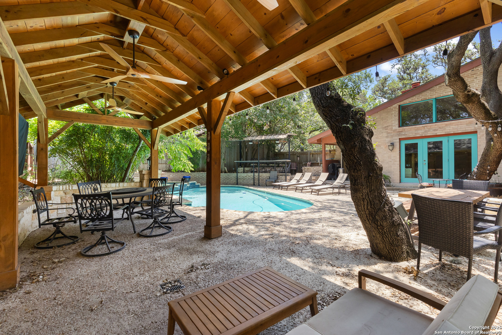 3511 HUNTERS CIR