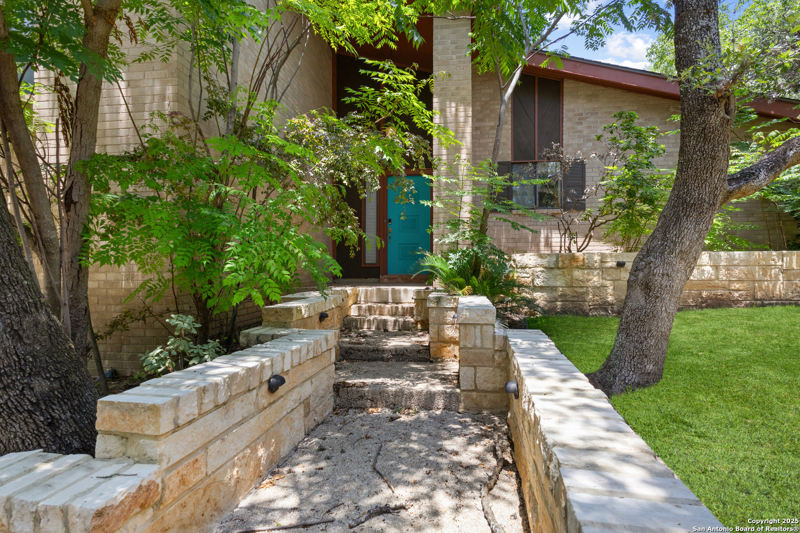 3511 HUNTERS CIR