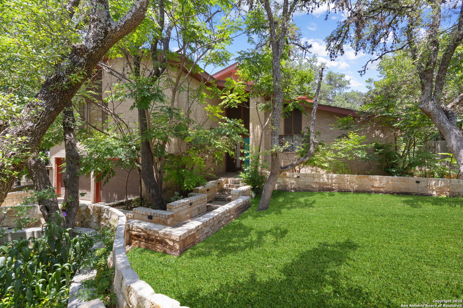 3511 HUNTERS CIR