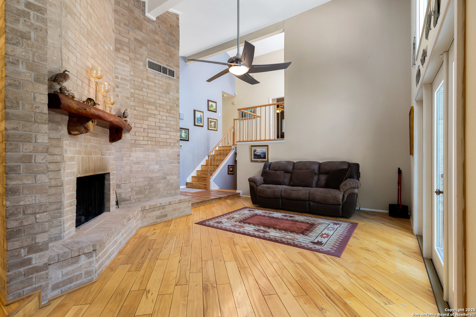 3511 HUNTERS CIR