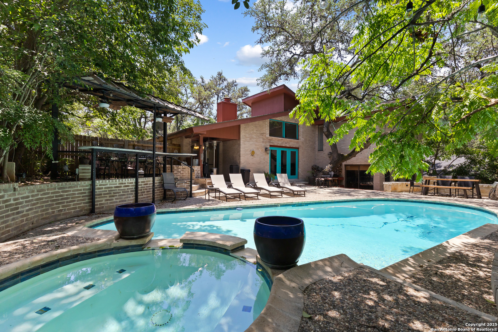 3511 HUNTERS CIR