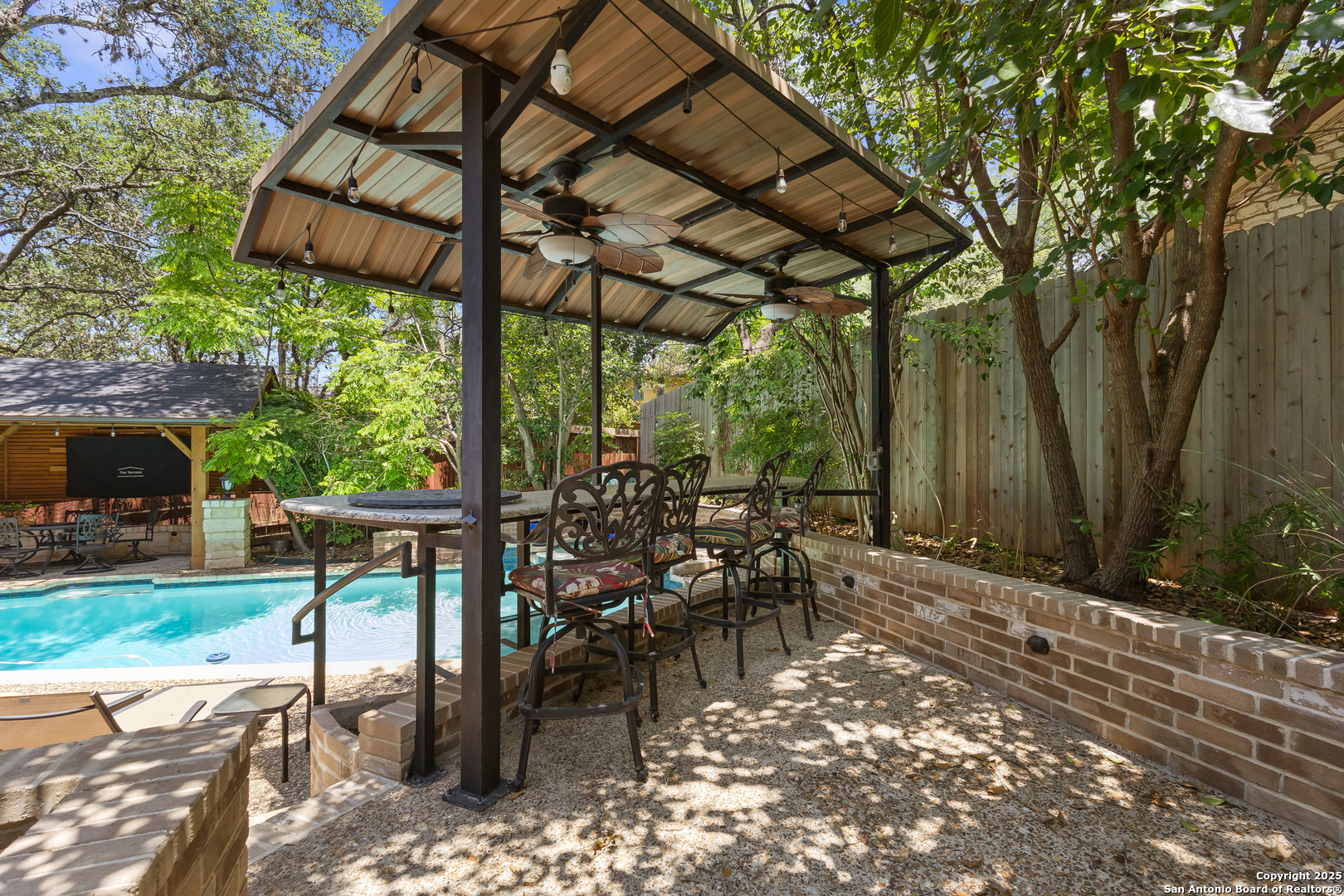 3511 HUNTERS CIR