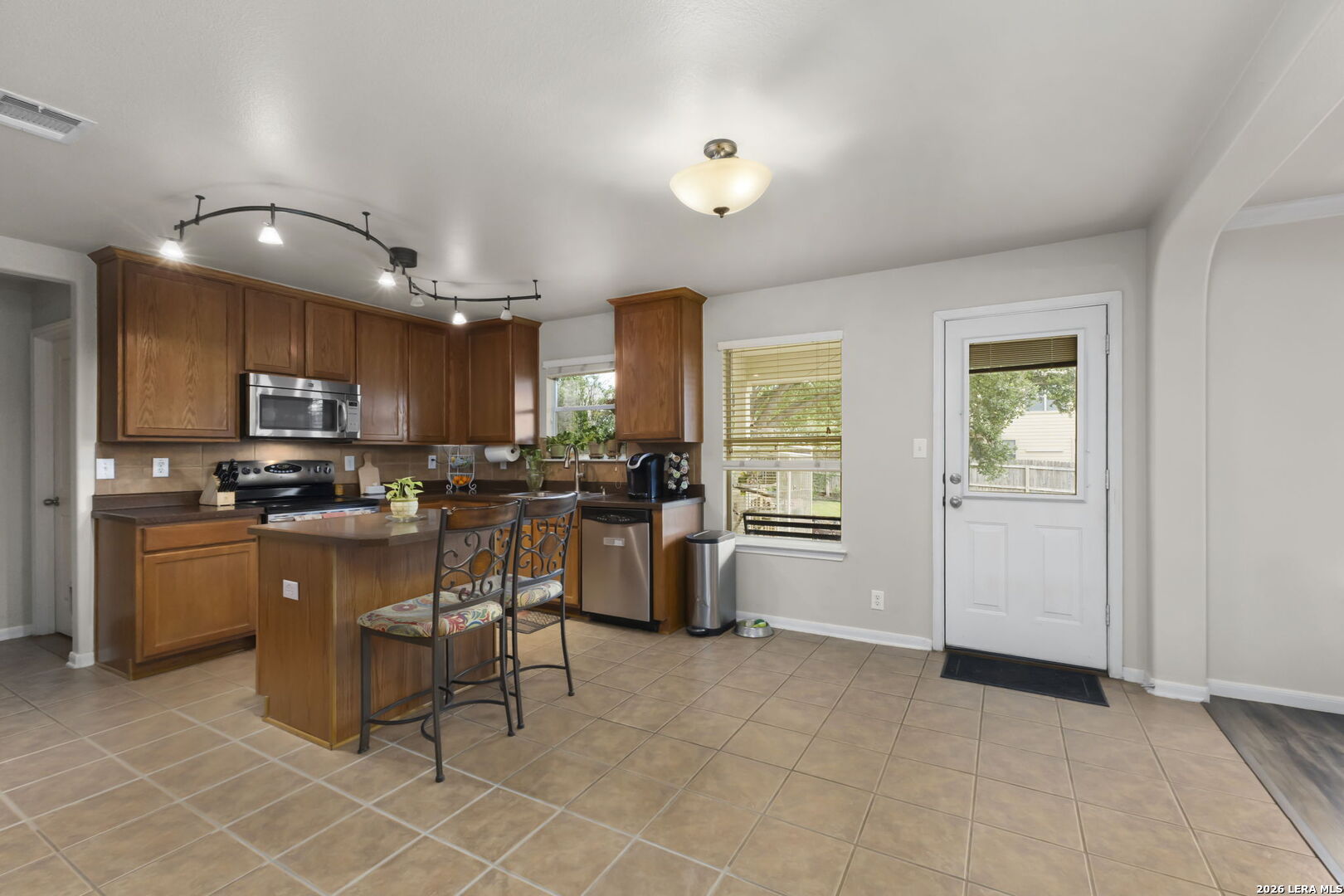 1015 MAGNOLIA BND