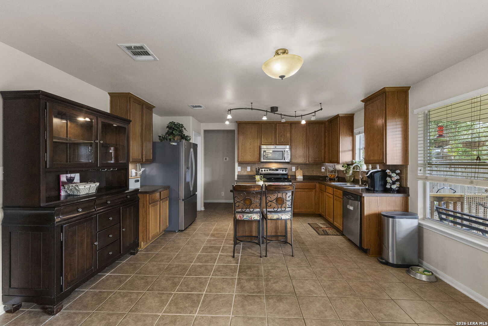 1015 MAGNOLIA BND