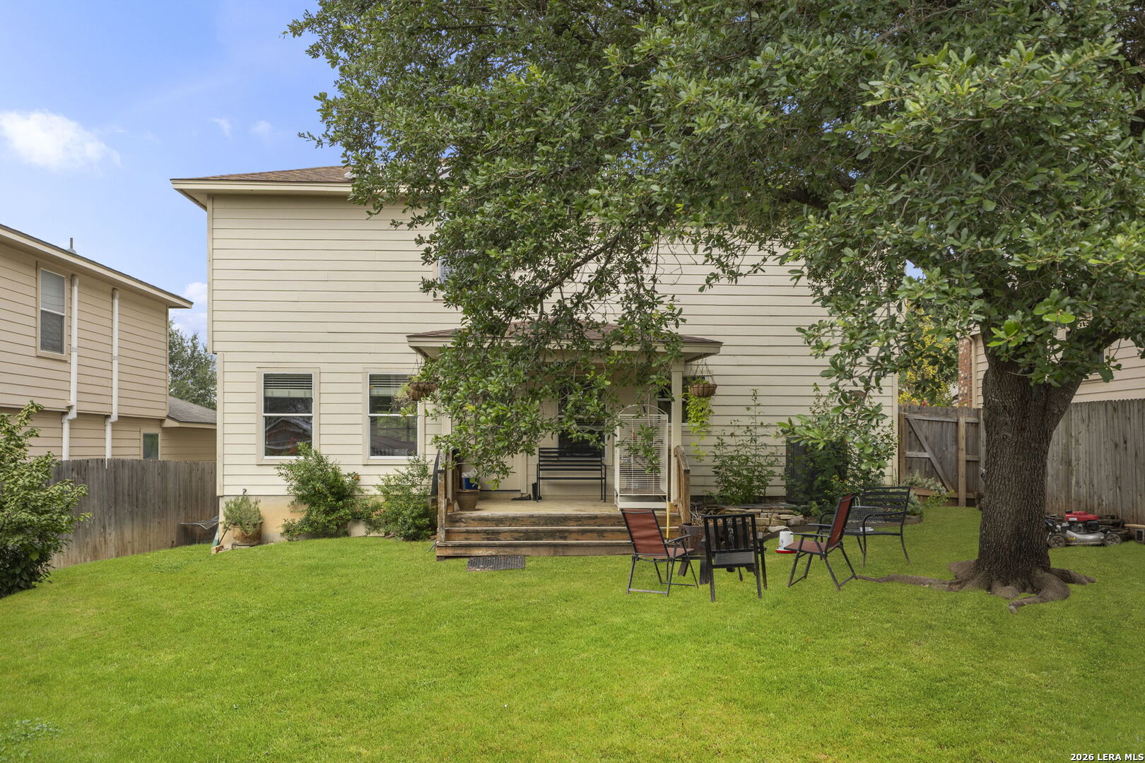 1015 MAGNOLIA BND