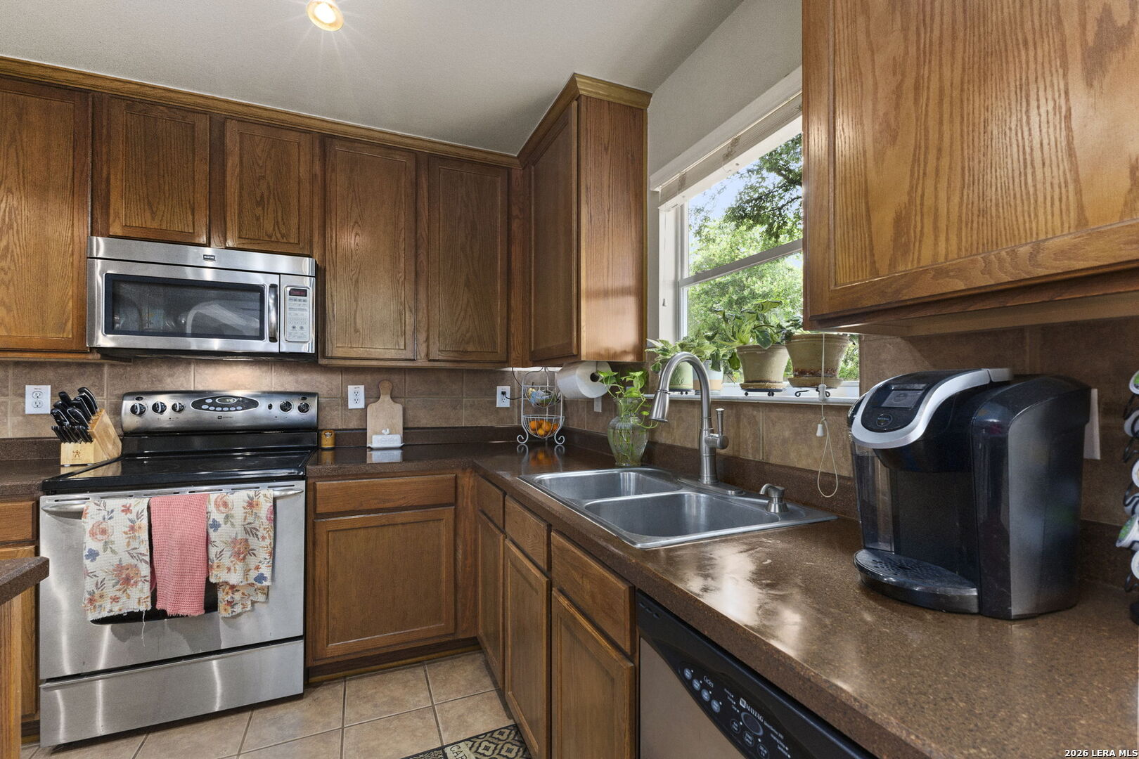 1015 MAGNOLIA BND