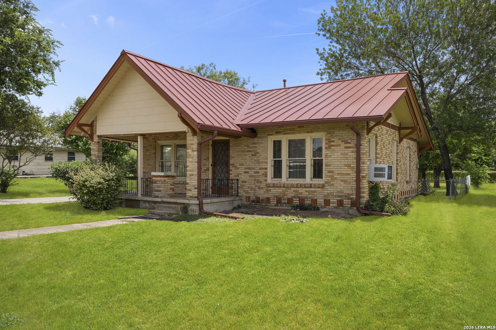 330 BAILEY AVE