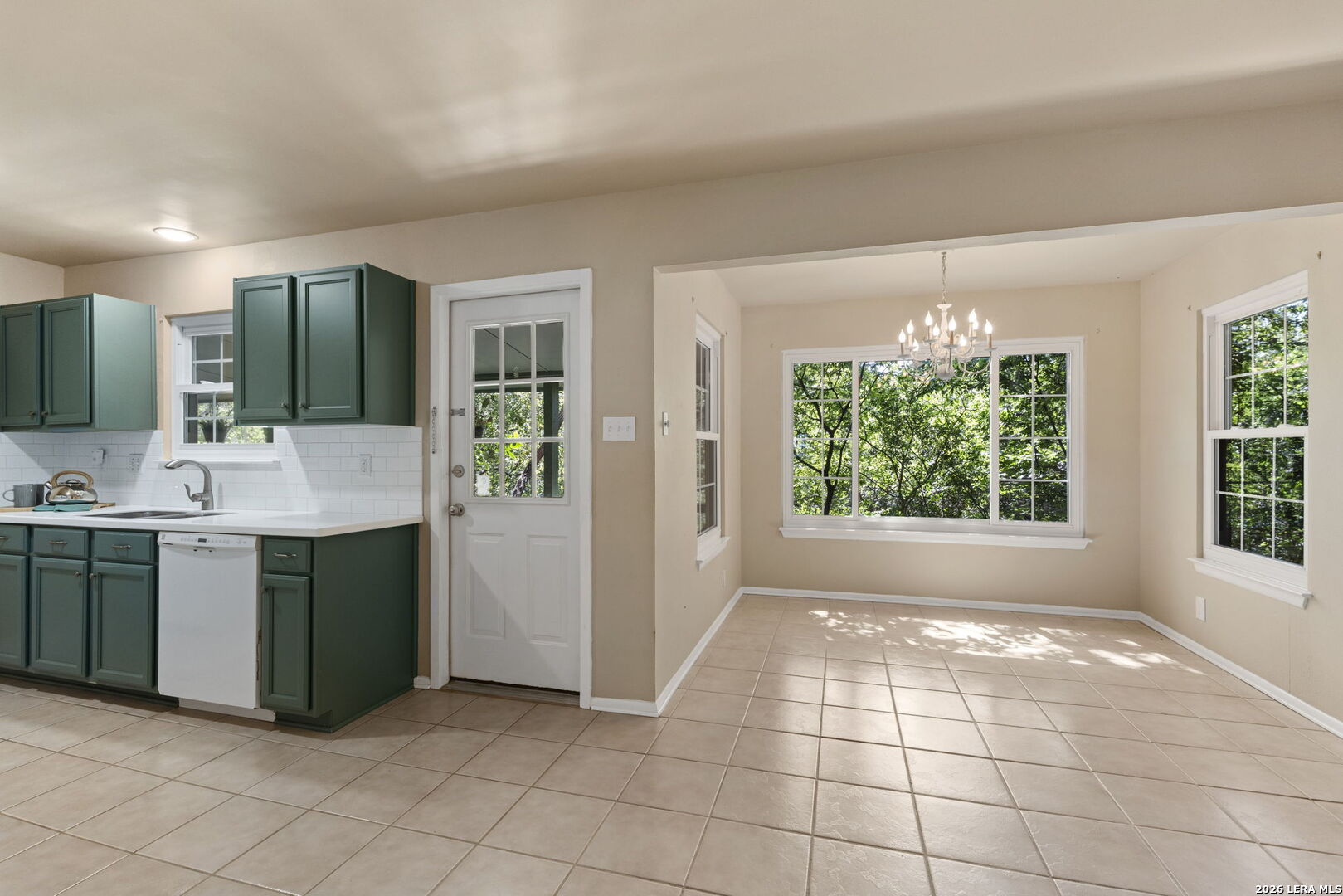 211 DOESKIN DR