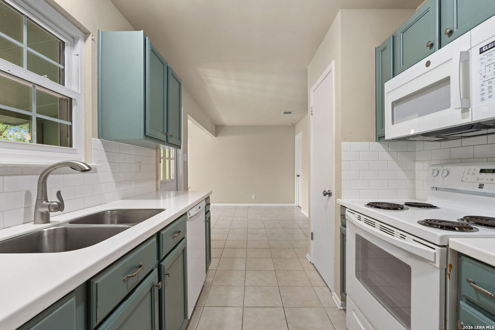 211 DOESKIN DR