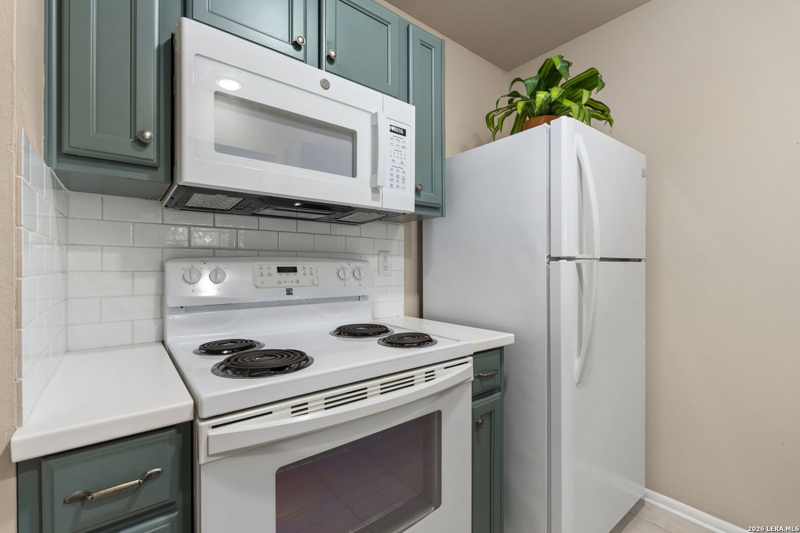 211 DOESKIN DR