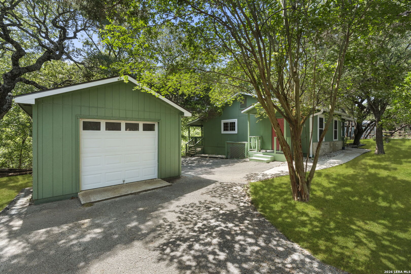 211 DOESKIN DR