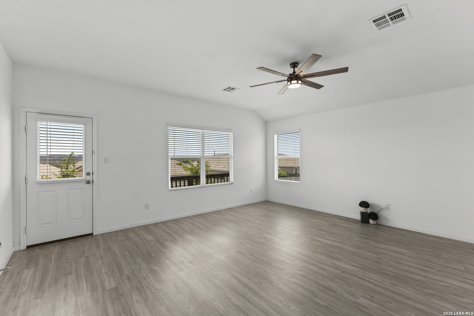 31650 Acacia Vista