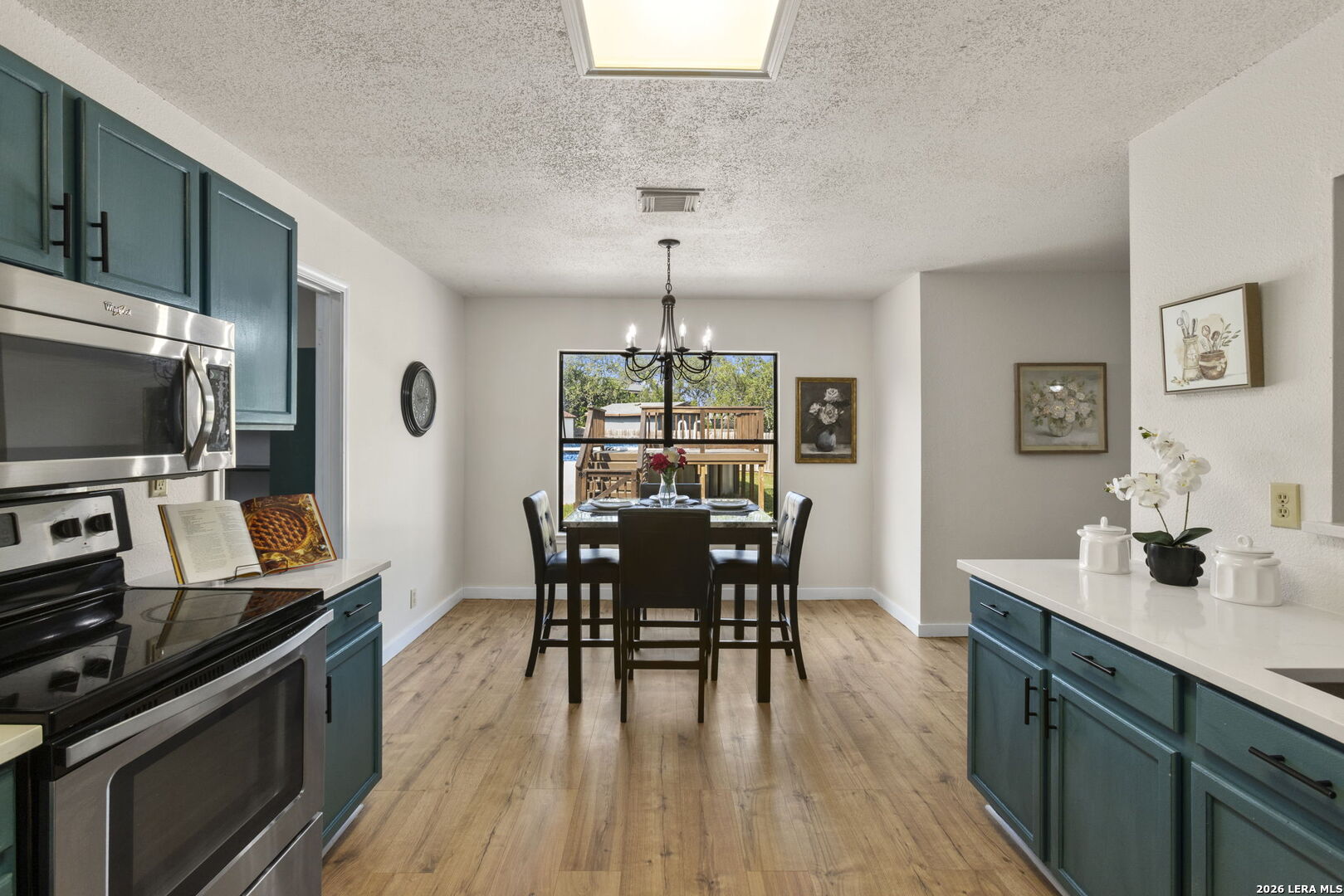 12530 Redrock Oak