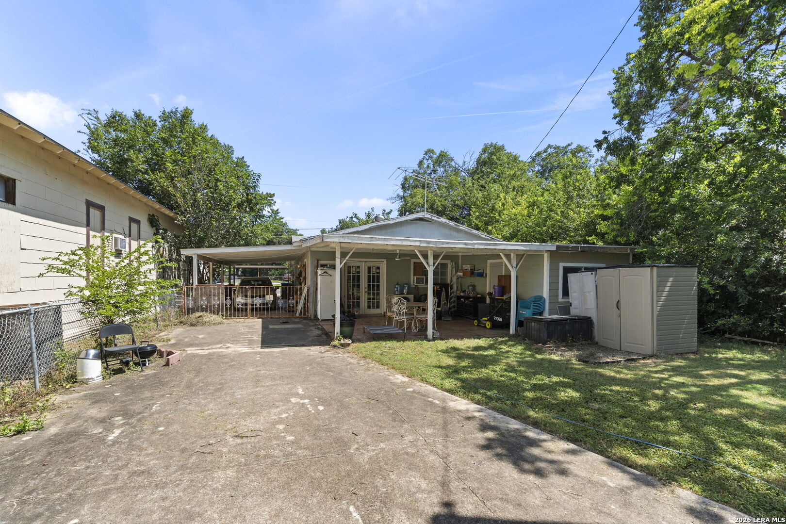 1226 Division Ave