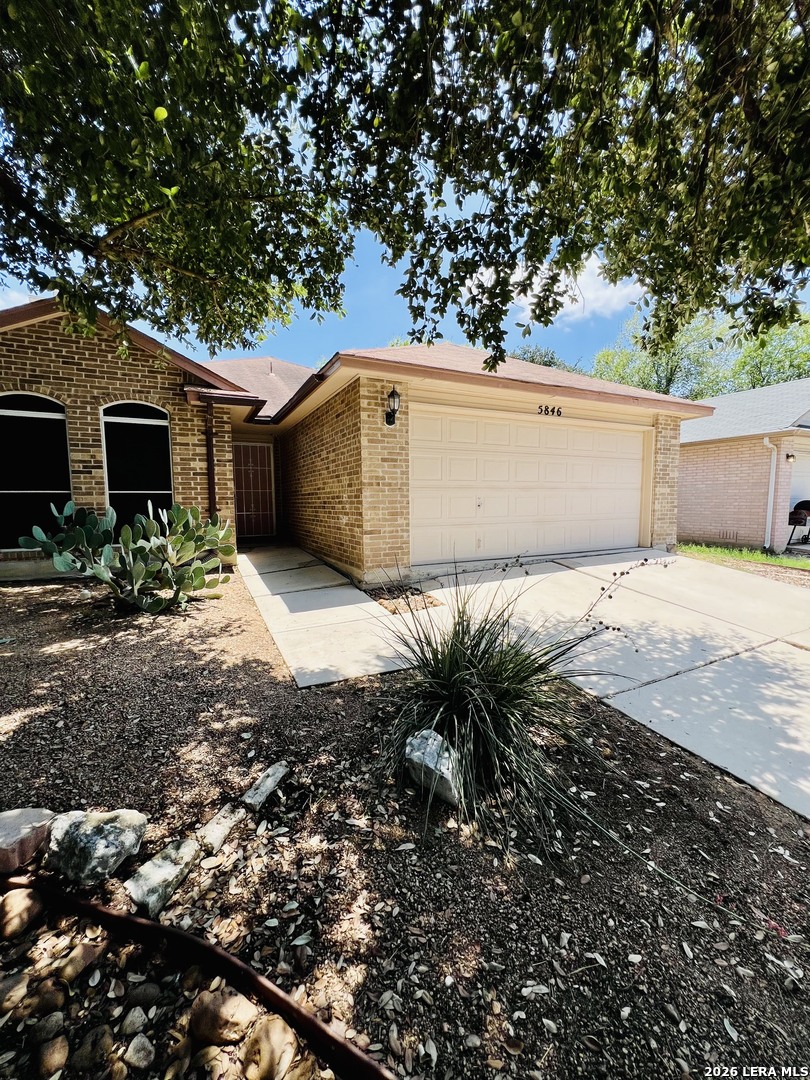 5846 LARKMEADOW DR