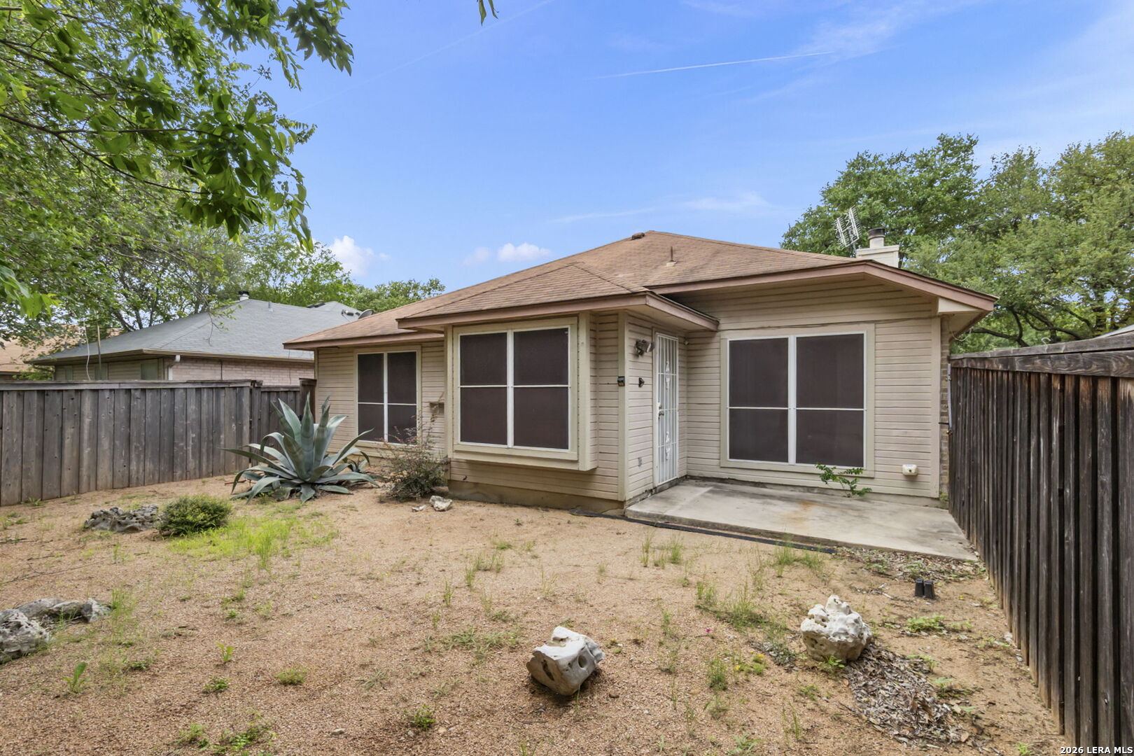 5846 LARKMEADOW DR