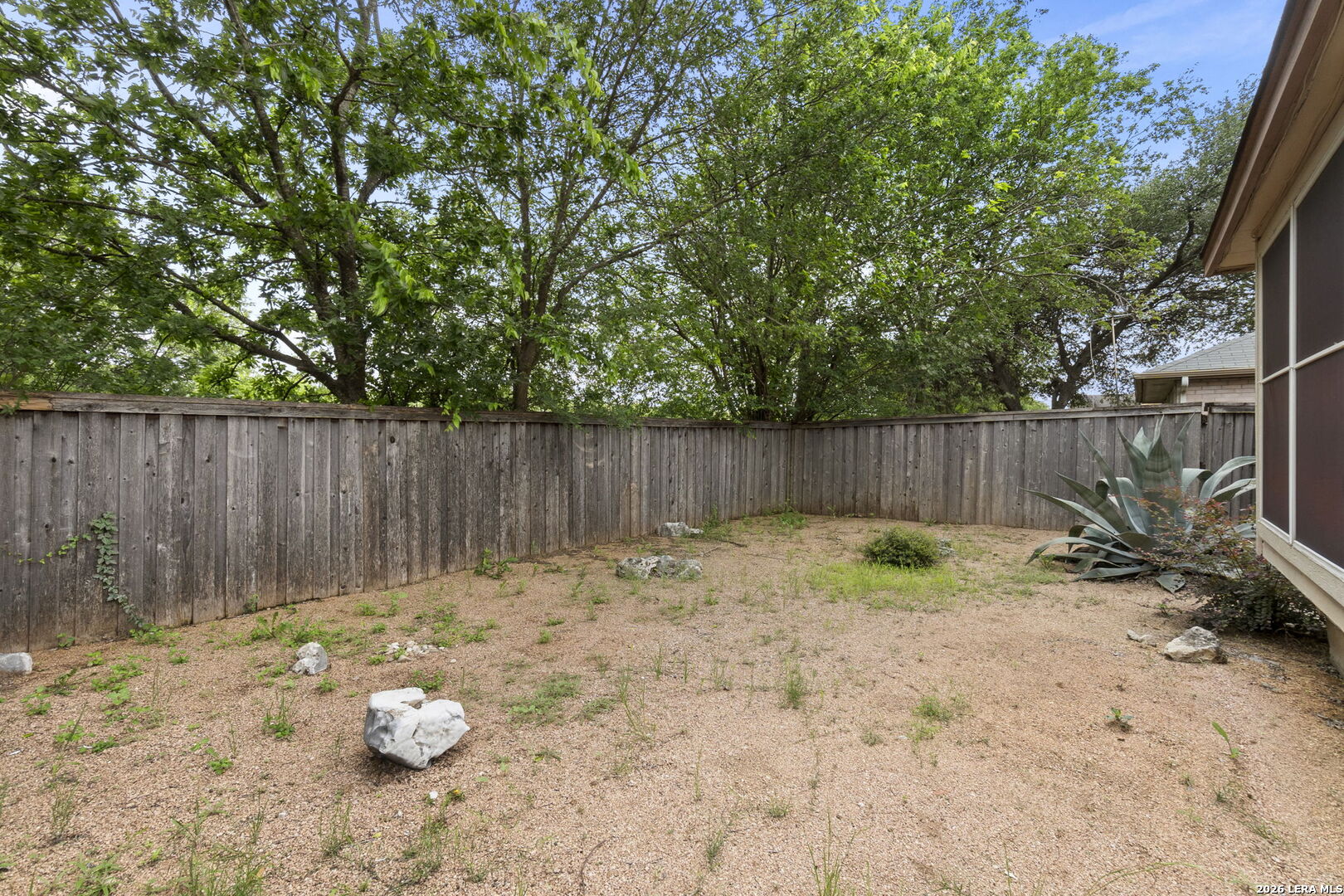 5846 LARKMEADOW DR