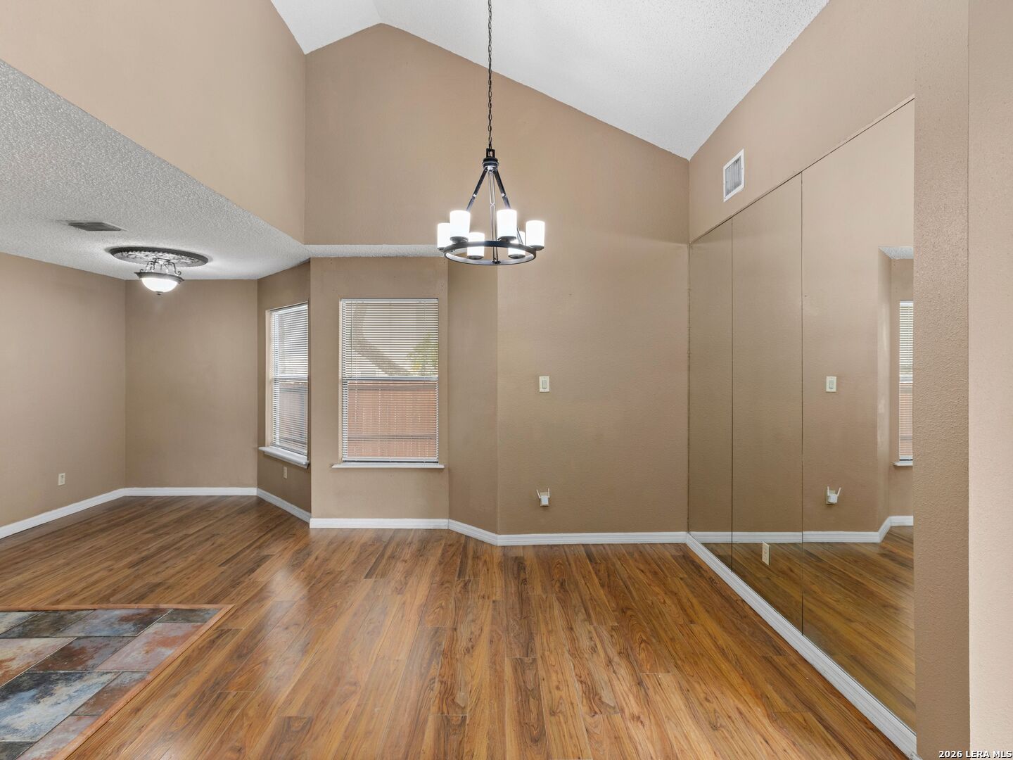 14975 Oak Summit