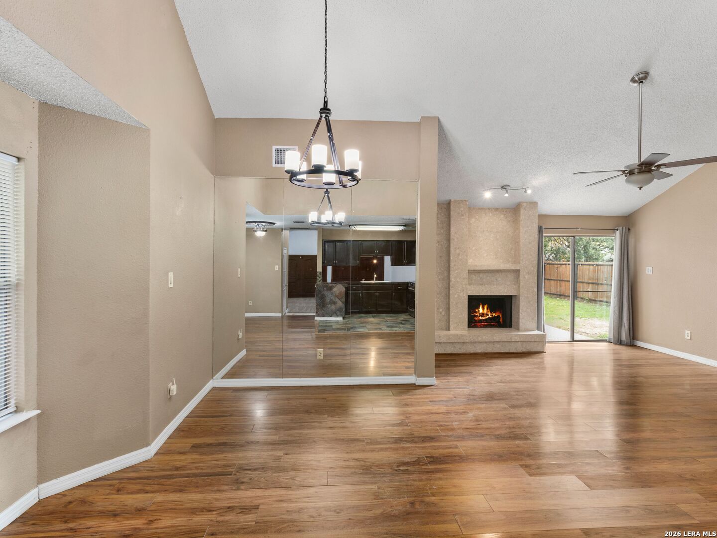 14975 Oak Summit