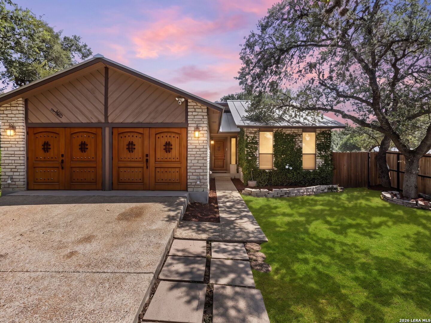 14975 Oak Summit