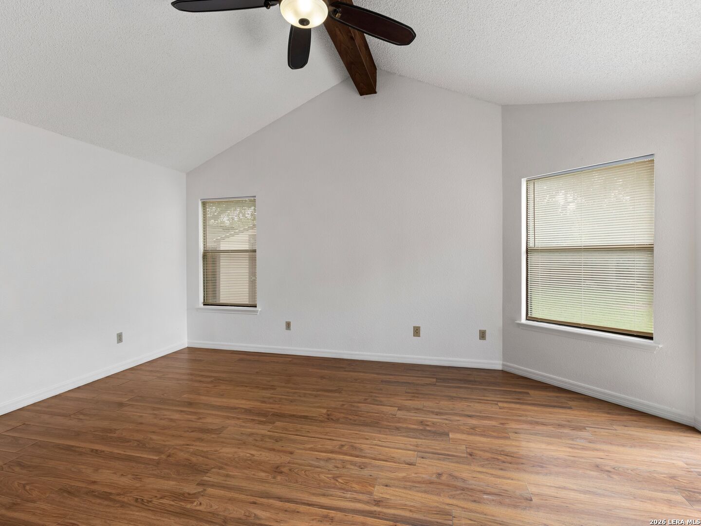 14975 Oak Summit