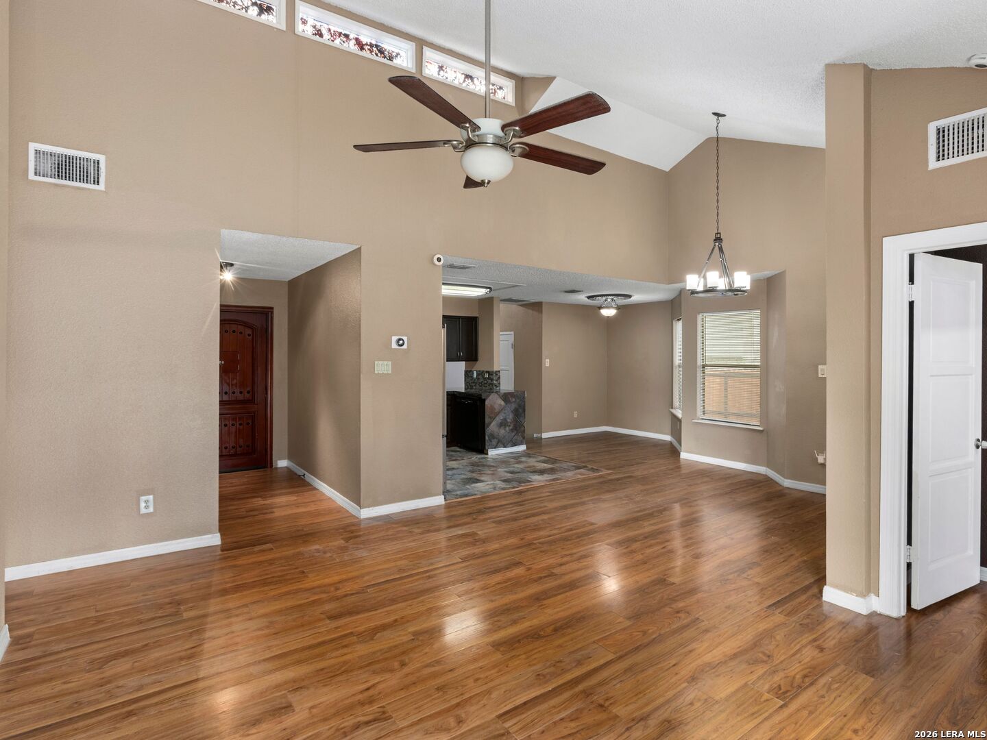 14975 Oak Summit