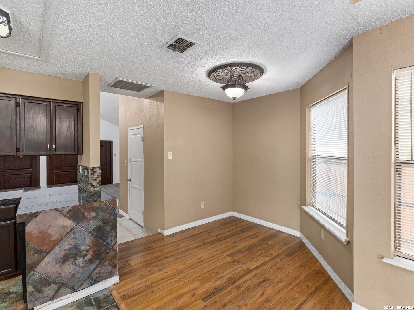 14975 Oak Summit