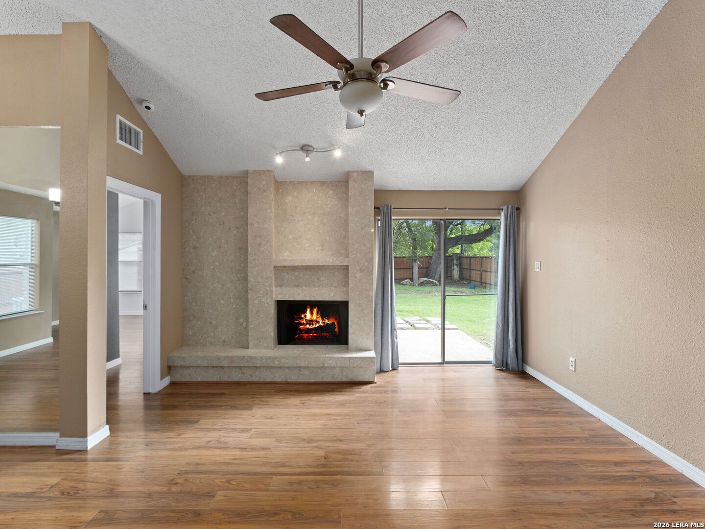 14975 Oak Summit