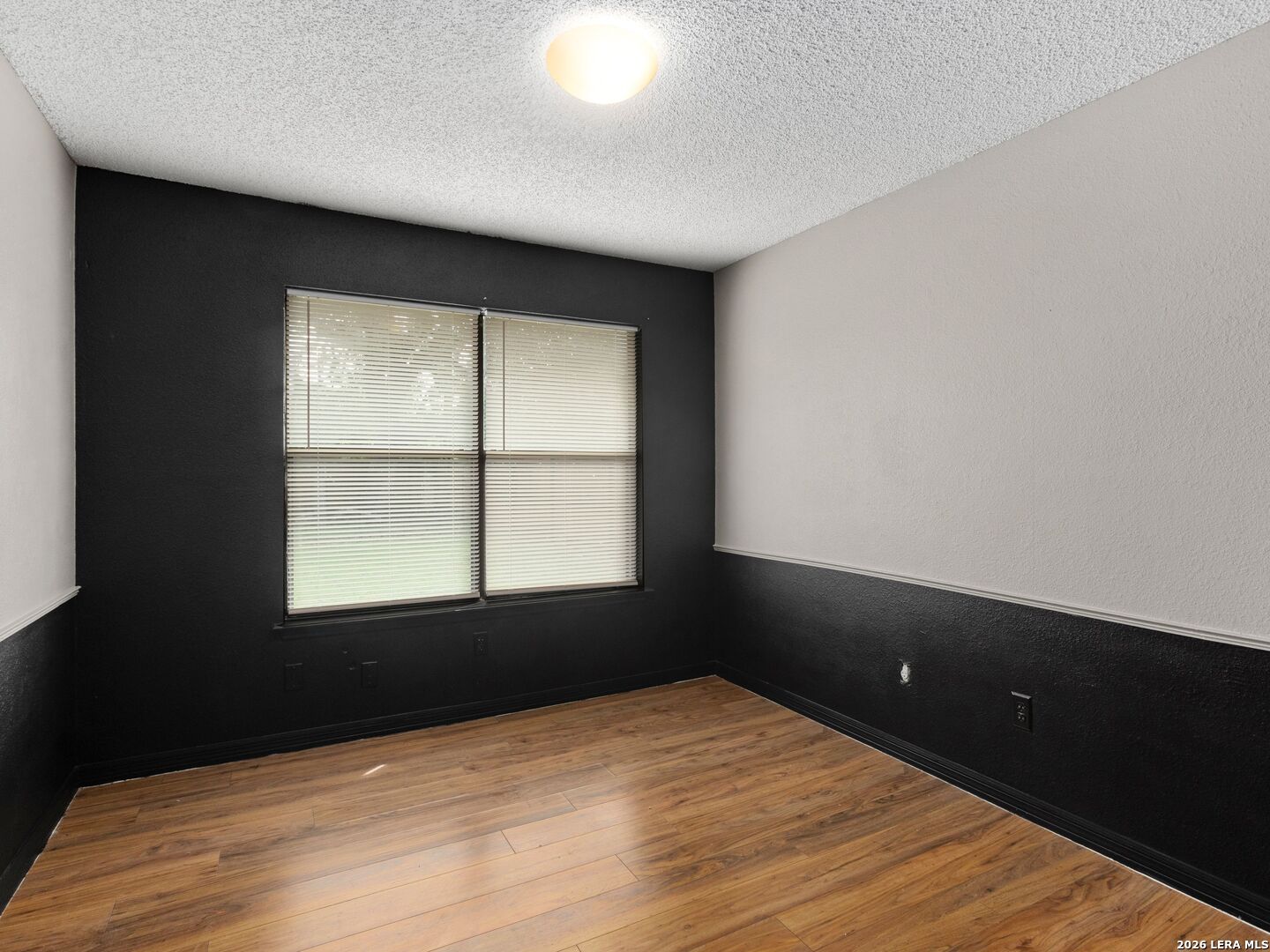 14975 Oak Summit
