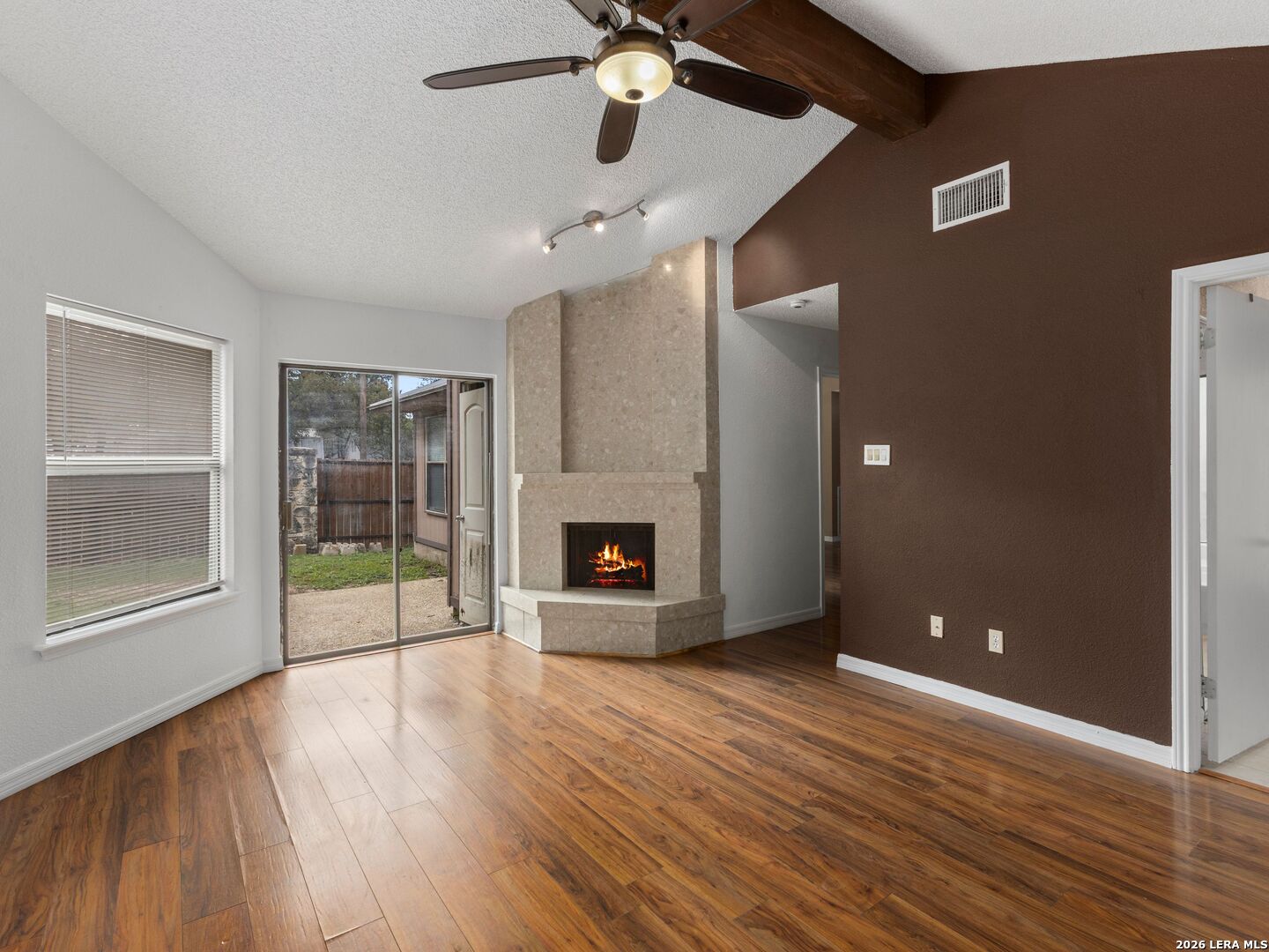 14975 Oak Summit