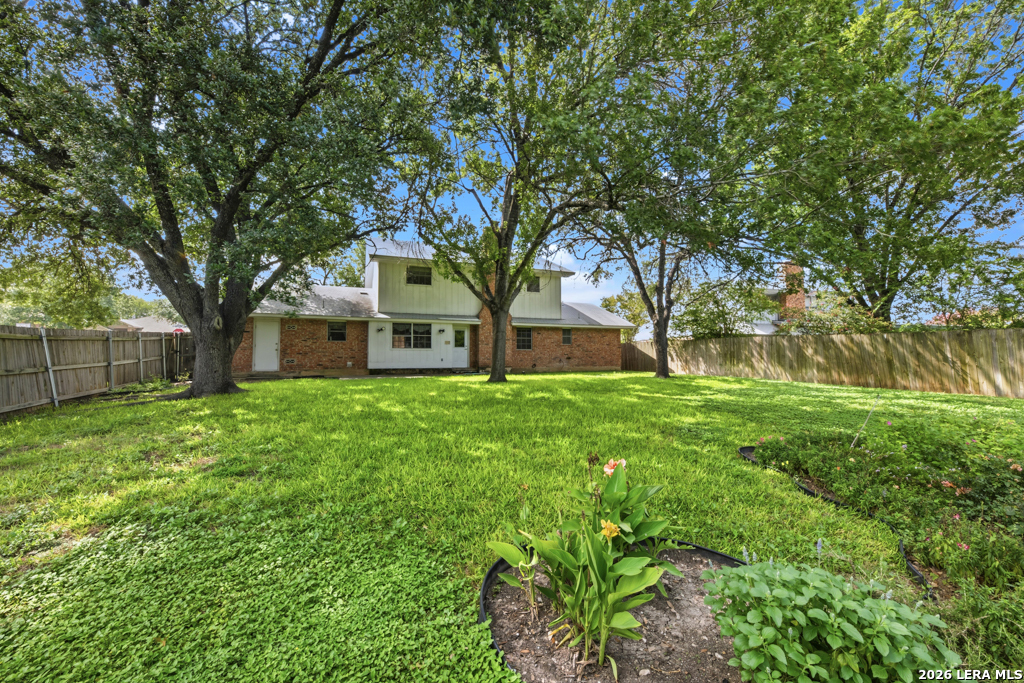 5827 GRASS HILL DR