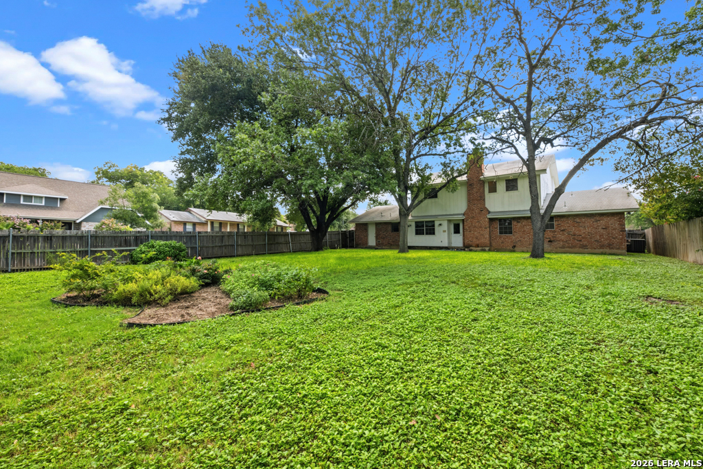 5827 GRASS HILL DR