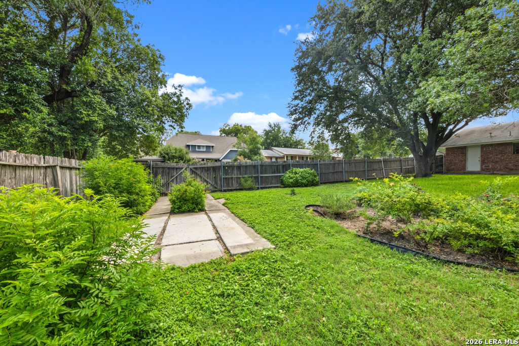 5827 GRASS HILL DR
