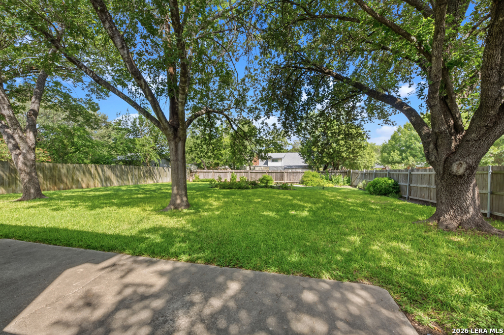 5827 GRASS HILL DR